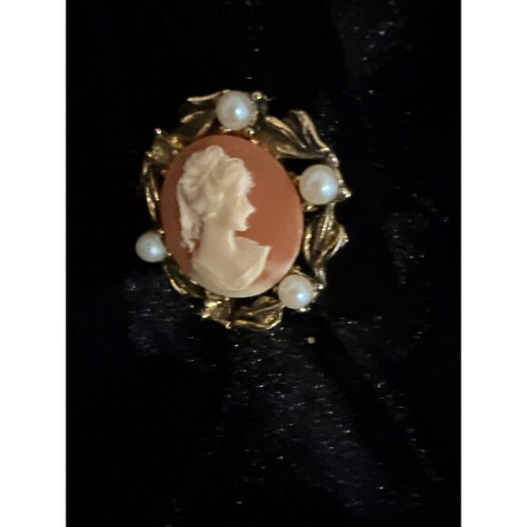 Vintage Earrings Clip On Cameo Victorian Lady Gold Toned. Pre-owned - Picture 4 of 5